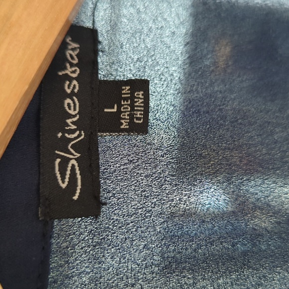 Linen button down with front tie shirt - Picture 3 of 3